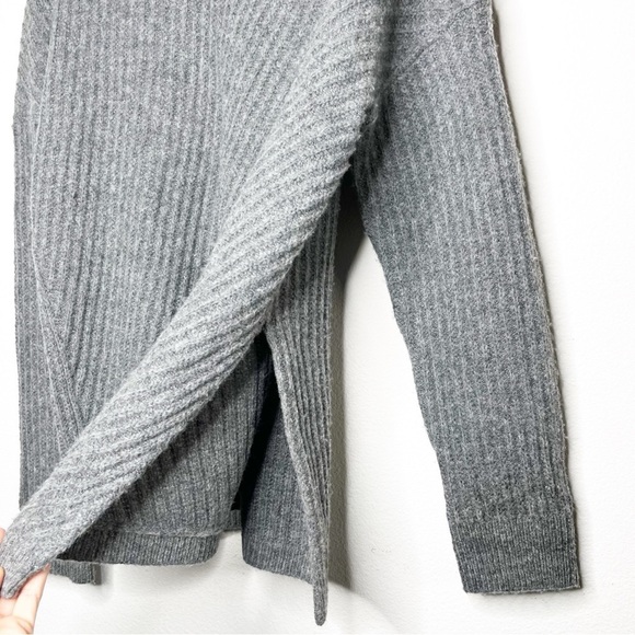 VINCE Side Slit Crew Neck Wool Blend Sweater Pullover Oversized Small Grey - Picture 9 of 14